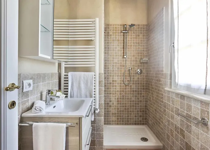 Uva By Salogi Capannori